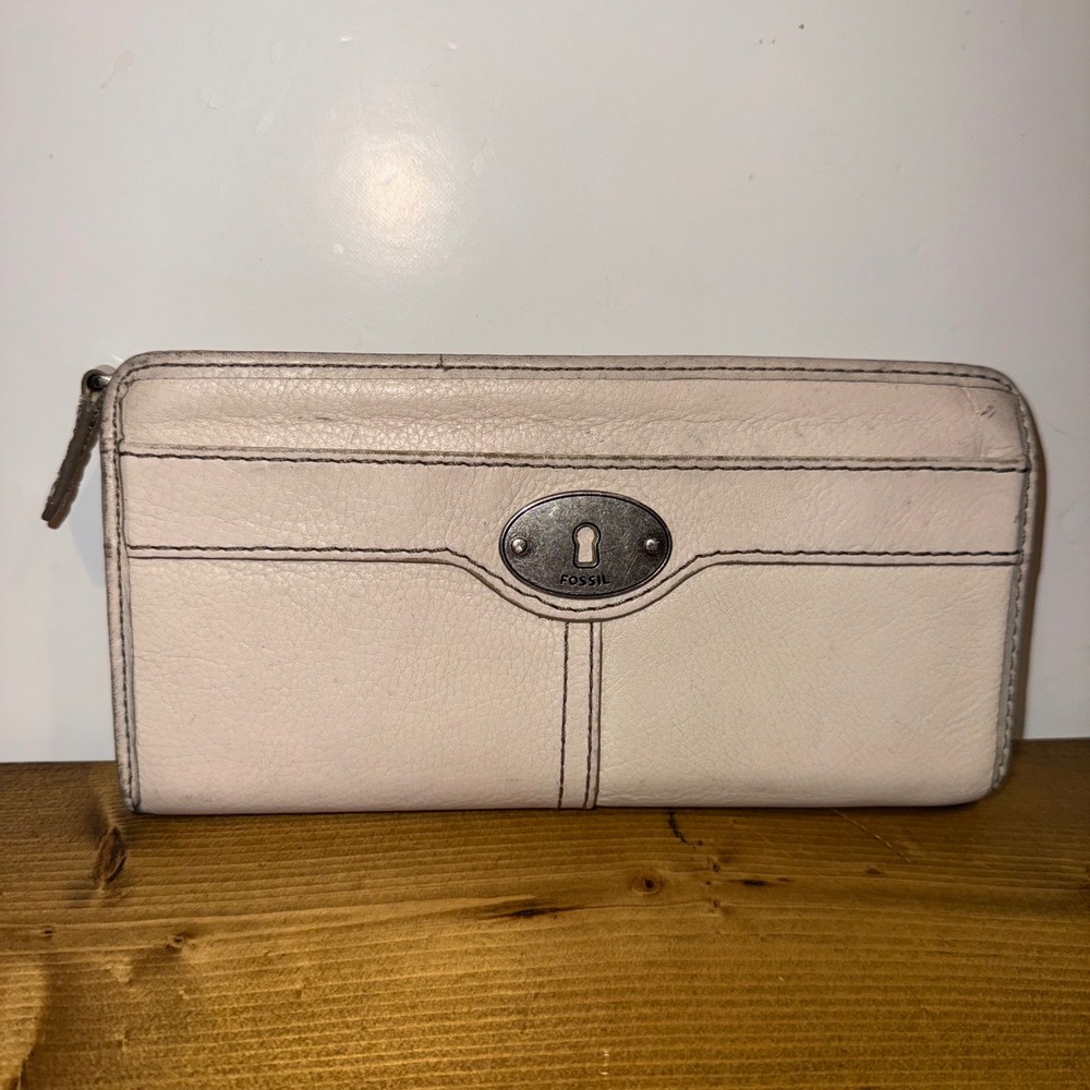 Fossil Long Live Vintage Cream Leather Zip Around Wallet SL3290 Keyhole Logo